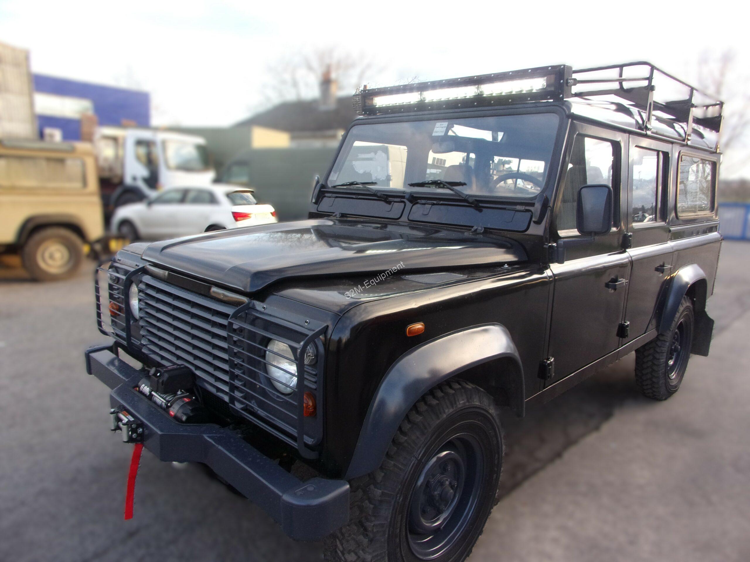 land rover defender trois quart avant