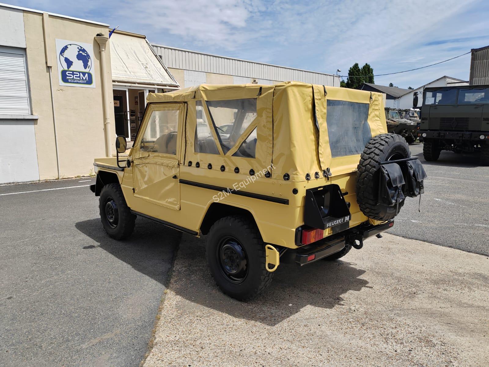 peugeot p4 trois quart arrière